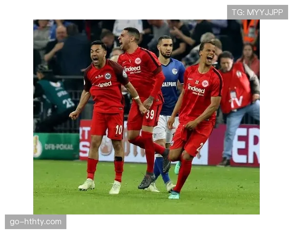 斯图加特4-0大胜汉堡，巩固欧冠资格竞争优势