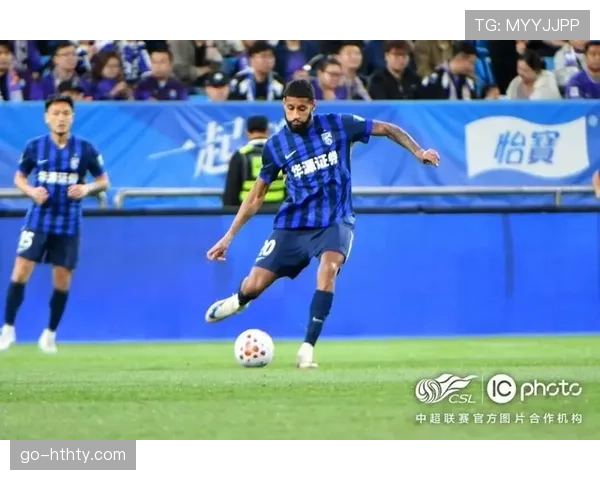 武汉三镇对阵天津津门虎战报：上半场双方互交白卷，射门次数3-3平